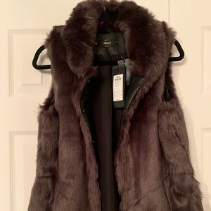 Brown Faux fur sleeveless vest